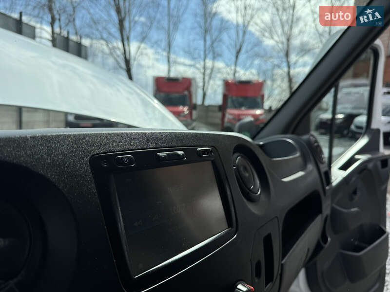Вантажний фургон Renault Master 2019 в Рівному
