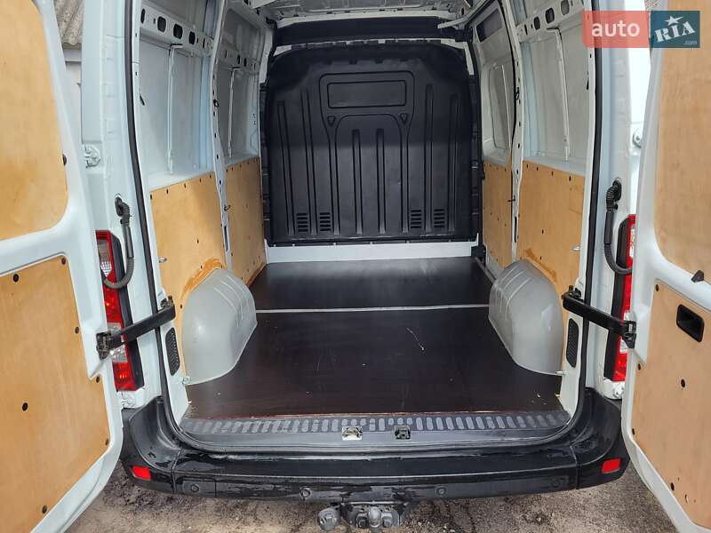 Грузовой фургон Renault Master 2015 в Житомире
