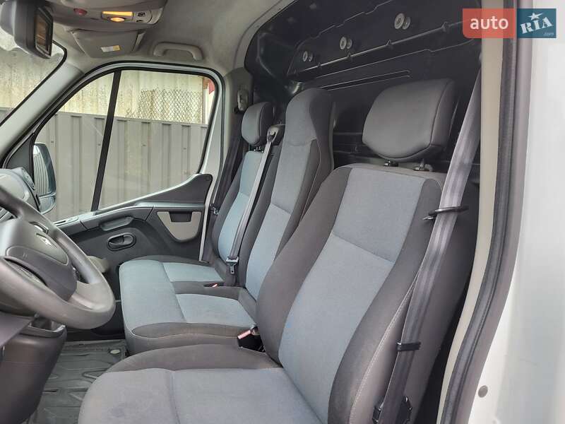Грузовой фургон Renault Master 2015 в Житомире