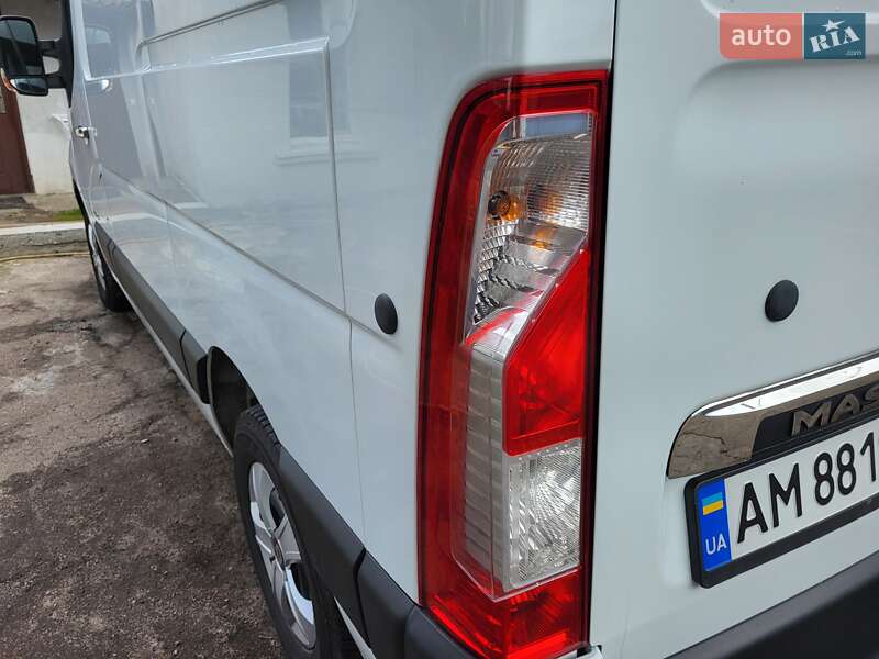 Грузовой фургон Renault Master 2015 в Житомире