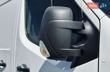 Грузовой фургон Renault Master 2016 в 