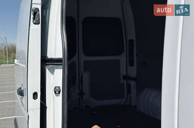 Грузовой фургон Renault Master 2016 в 