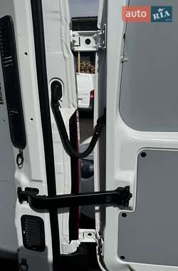 Грузовой фургон Renault Master 2021 в 