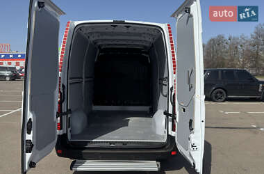 Грузовой фургон Renault Master 2022 в 