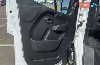 Грузовой фургон Renault Master 2022 в 