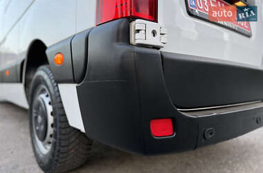 Вантажний фургон Renault Master 2021 в 