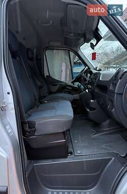 Грузовой фургон Renault Master 2013 в 