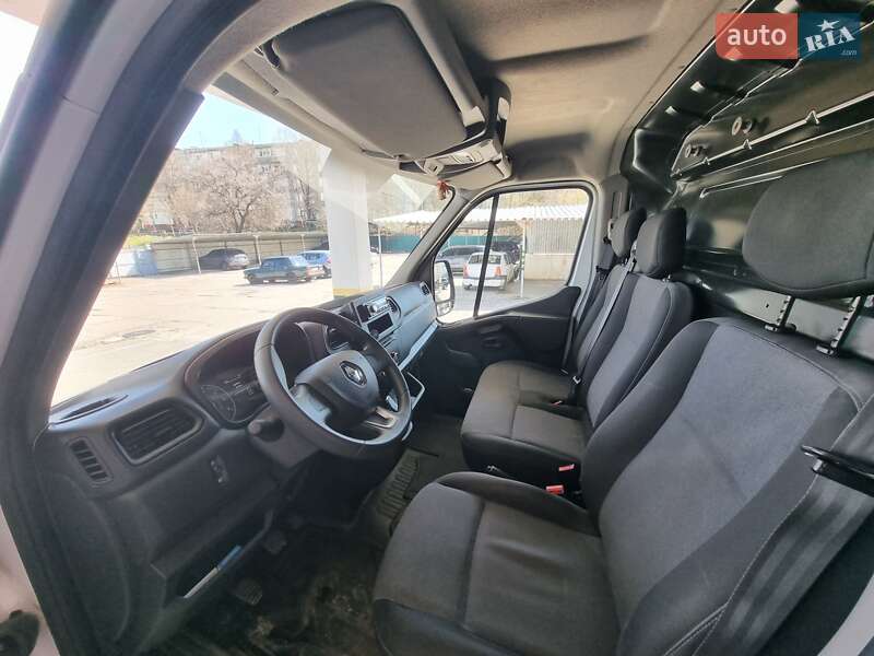 Вантажний фургон Renault Master 2022 в Чернігові