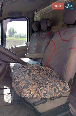 Грузопассажирский фургон Renault Master 2004 в 