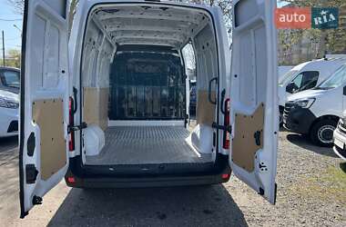 Грузовой фургон Renault Master 2021 в 
