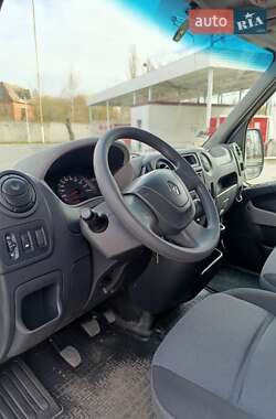 Грузовой фургон Renault Master 2015 в 