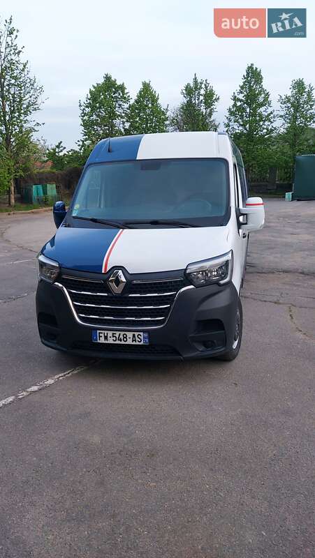 Грузовой фургон Renault Master 2021 в 