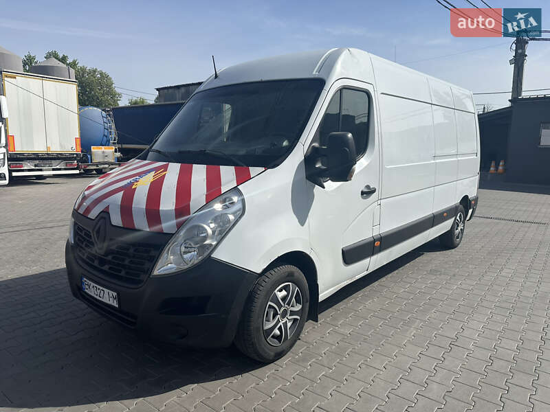 Вантажний фургон Renault Master 2017 в Рівному