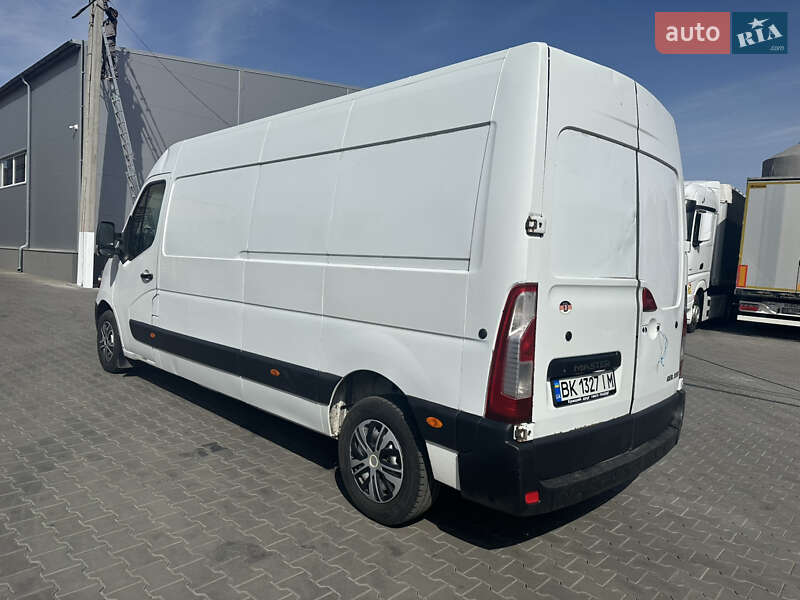 Вантажний фургон Renault Master 2017 в Рівному