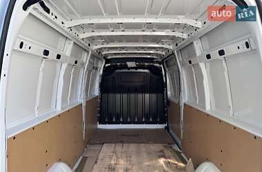 Грузовой фургон Renault Master 2024 в 