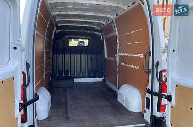 Грузовой фургон Renault Master 2021 в 