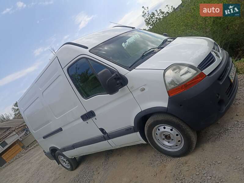 Вантажний фургон Renault Master 2009 в Умані