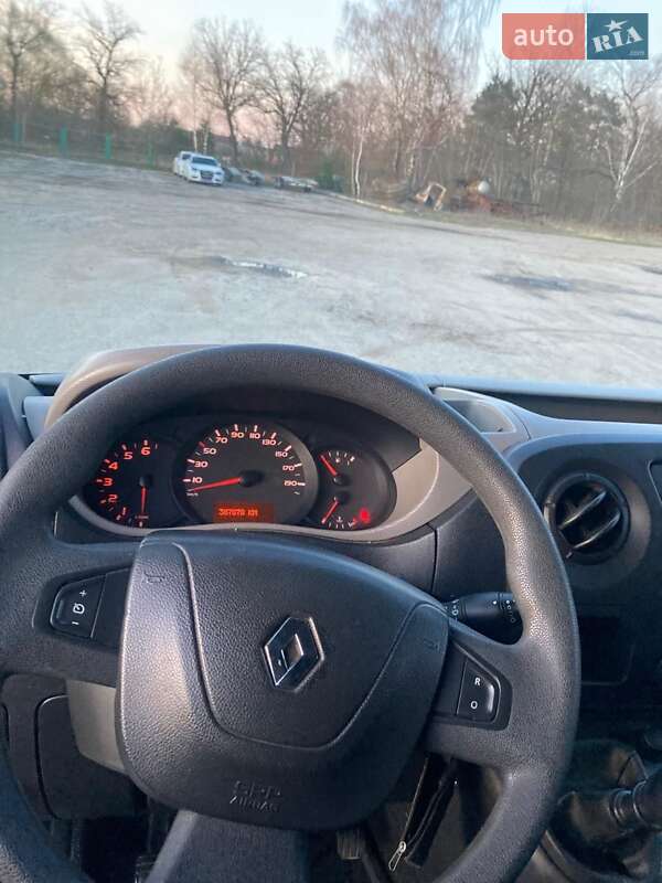 Автовоз Renault Master 2012 в Ківерцях