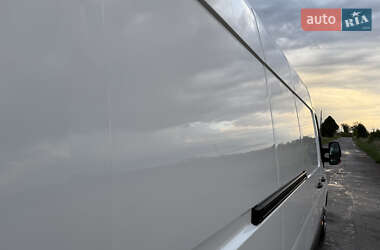 Вантажний фургон Renault Master 2021 в 