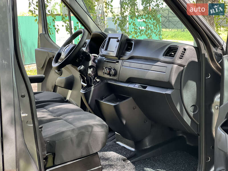 Вантажний фургон Renault Master 2021 в Дубні
