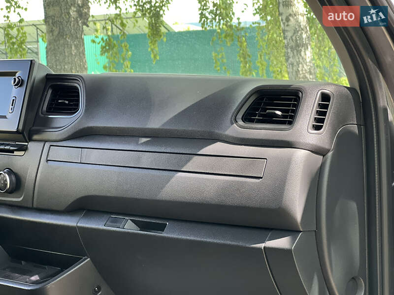 Вантажний фургон Renault Master 2021 в Дубні