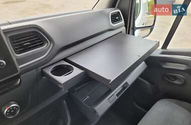 Грузовой фургон Renault Master 2021 в 