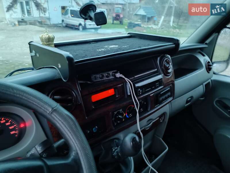 Вантажопасажирський фургон Renault Master 2008 в Коломиї