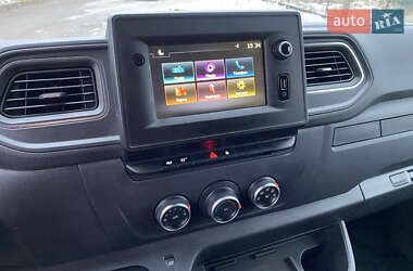 Грузовой фургон Renault Master 2021 в 