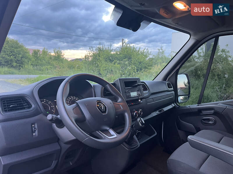 Вантажний фургон Renault Master 2021 в Ужгороді