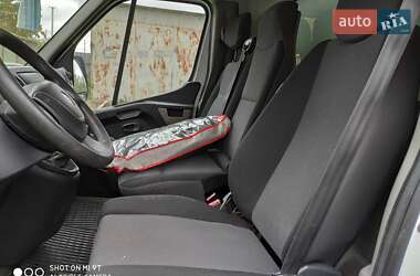 Грузовой фургон Renault Master 2015 в 