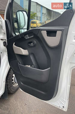 Грузовой фургон Renault Master 2017 в 