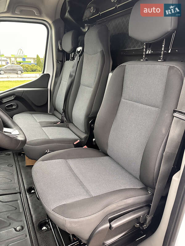 Вантажний фургон Renault Master 2021 в Дубні