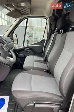 Вантажний фургон Renault Master 2023 в 