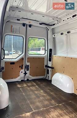 Грузовой фургон Renault Master 2020 в 