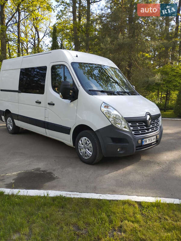 Грузовой фургон Renault Master 2016 в Ровно