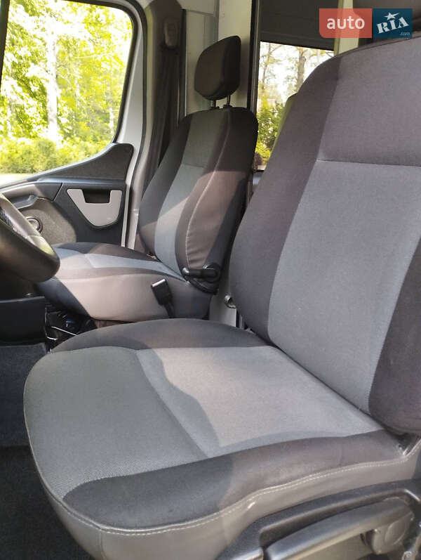 Грузовой фургон Renault Master 2016 в Ровно