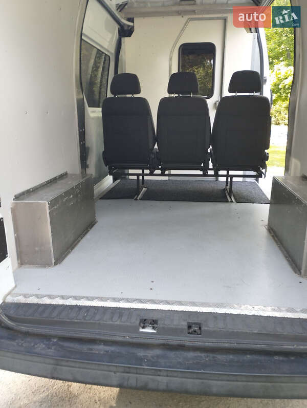 Грузовой фургон Renault Master 2016 в Ровно