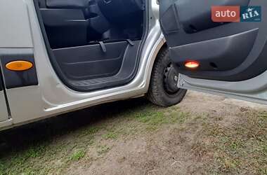 Грузопассажирский фургон Renault Master 2010 в 