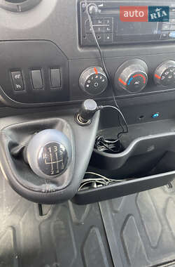 Грузовой фургон Renault Master 2015 в 