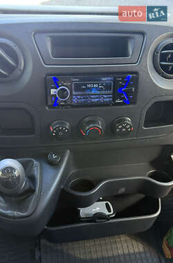 Грузовой фургон Renault Master 2012 в 