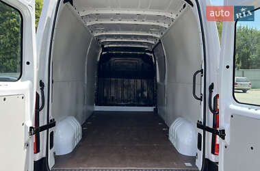 Грузовой фургон Renault Master 2021 в 