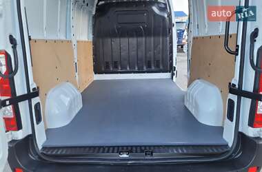 Грузовой фургон Renault Master 2021 в 