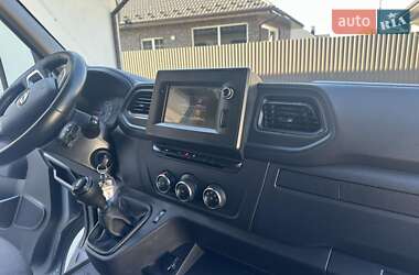 Грузовой фургон Renault Master 2023 в 