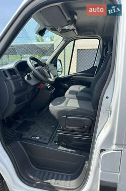 Грузовой фургон Renault Master 2021 в 