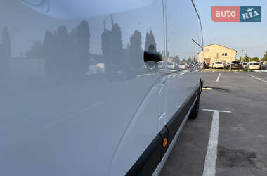 Вантажний фургон Renault Master 2022 в 