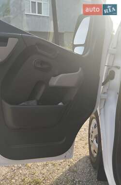 Грузовой фургон Renault Master 2018 в 