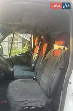 Вантажний фургон Renault Master 2012 в 