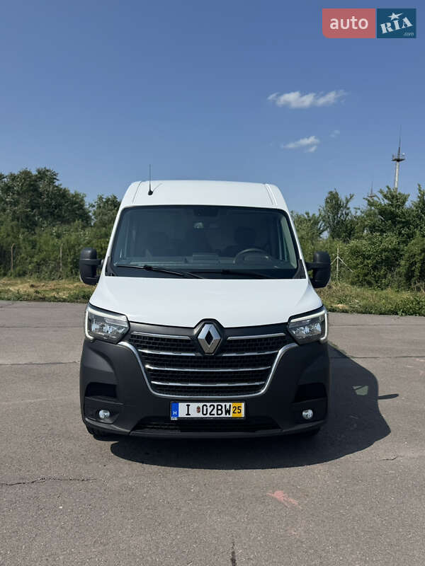 Грузовой фургон Renault Master 2021 в 