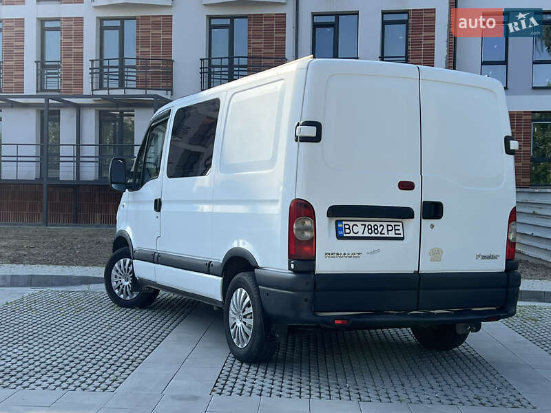 Вантажний фургон Renault Master 2006 в Самборі