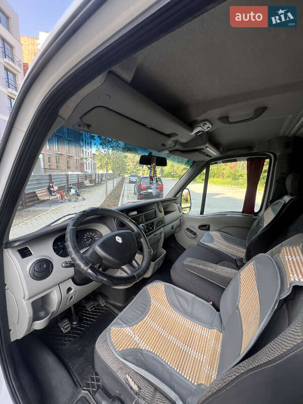 Вантажний фургон Renault Master 2006 в Самборі